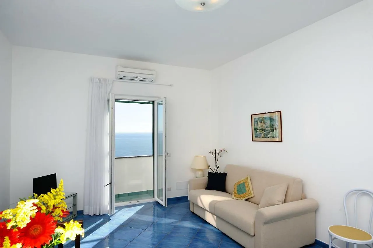 Apartment Amalfi Blue Flowers A